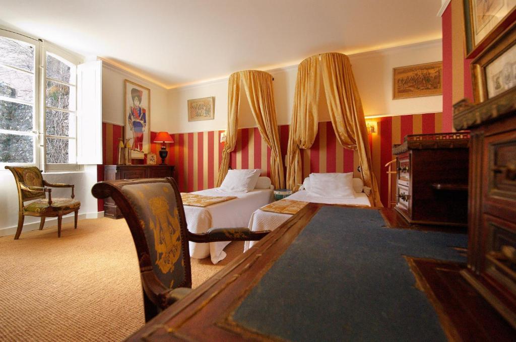 Hotel Restaurant Des Deux Rocs Seillans Zimmer foto