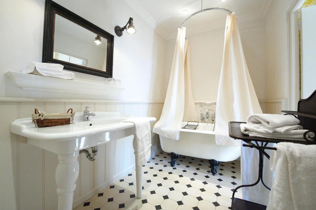 Hotel Restaurant Des Deux Rocs Seillans Zimmer foto