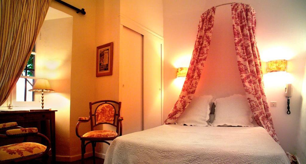 Hotel Restaurant Des Deux Rocs Seillans Zimmer foto